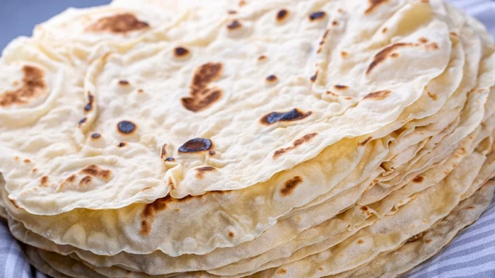 Jak zrobić cienki domowy chleb pita?